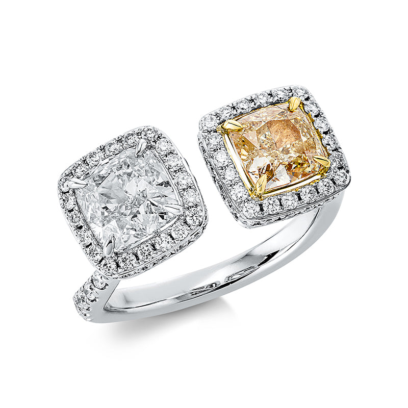 Ring 18 kt WG+GG, 1 Cushion 1,33 ct, m-vsi, 94 Brill. 0,68 ct, TW-si, 1 Cushion 1,05 ct, gelb