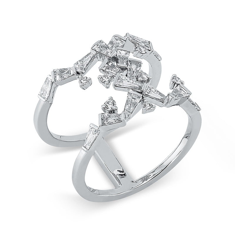 Ring 18 kt WG, 17 Trap. 0,80 ct, TW-si, 7 Brill. 0,10 ct, TW-si