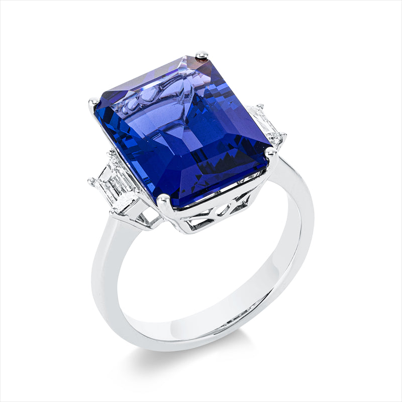Ring 18 kt WG, 2 Trap. 0,52 ct, TW-si, 1 Tansanit 10,20 ct blau