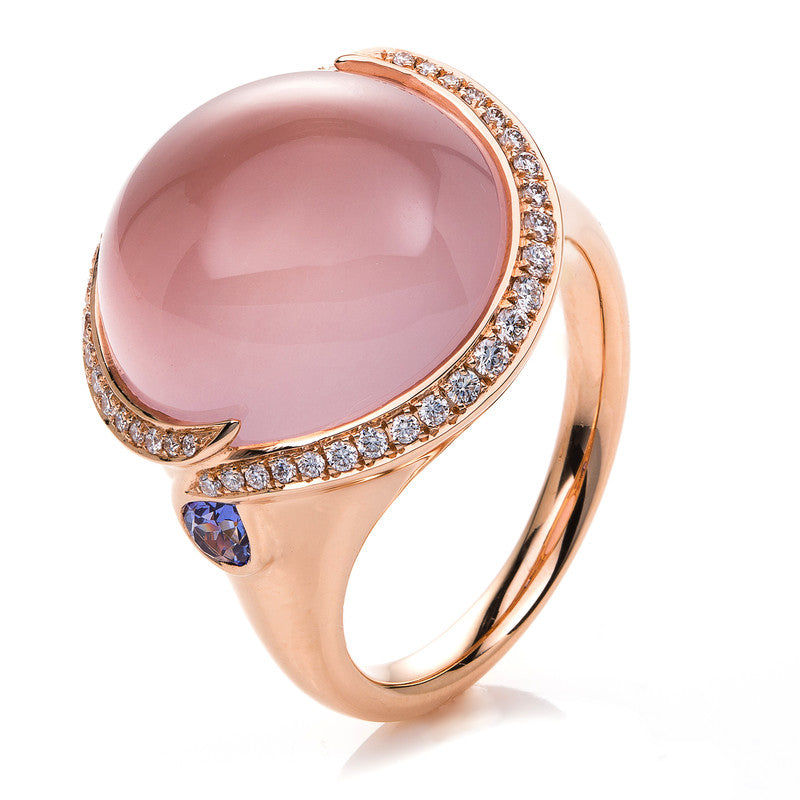 Ring 18 kt RG, 46 Brill. 0,27 ct, TW-vsi, 2 Tansanit 0,35 ct, 1 Rosenquarz 14,59 ct rosa