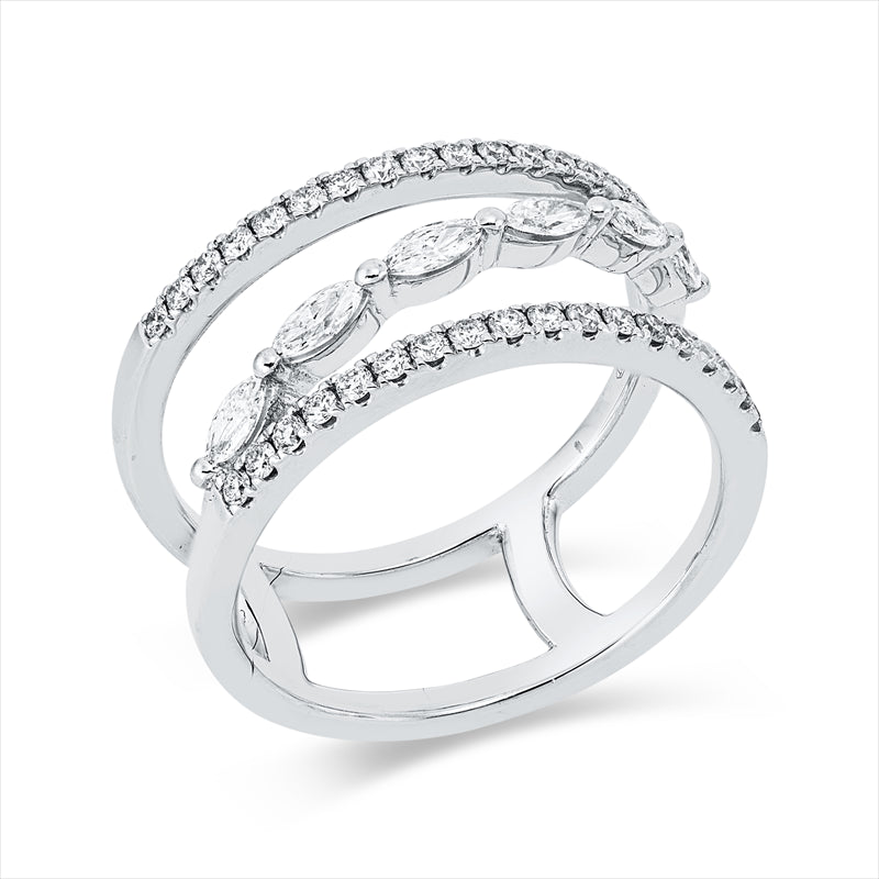 Ring 18 kt WG, 6 Nav. 0,30 ct, TW-si, 36 Brill. 0,31 ct, TW-si