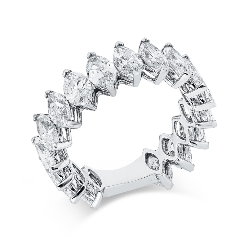 Ring 18 kt WG, 17 Nav. 5,37 ct, D-F-si