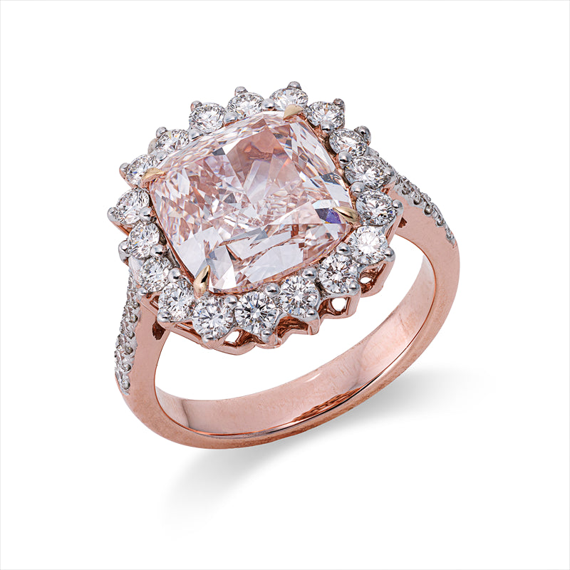 Ring 18 kt RG, 18 Brill. 0,78 ct, TW-vvs/vs, 14 Brill. 0,14 ct, TW-vvs/vs, 1 Cushion 4,59 ct, pink-if