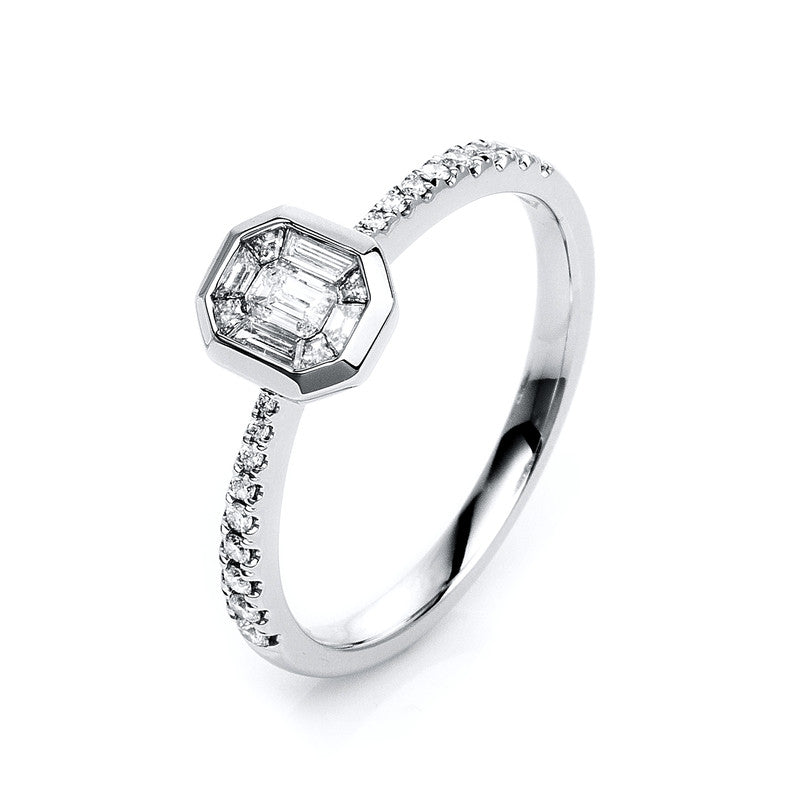 Ring 18 kt WG, 18 Brill. 0,13 ct, TW-si, 1 Sm.schliff 0,10 ct, TW-si, 8 Trap. 0,14 ct, TW-si