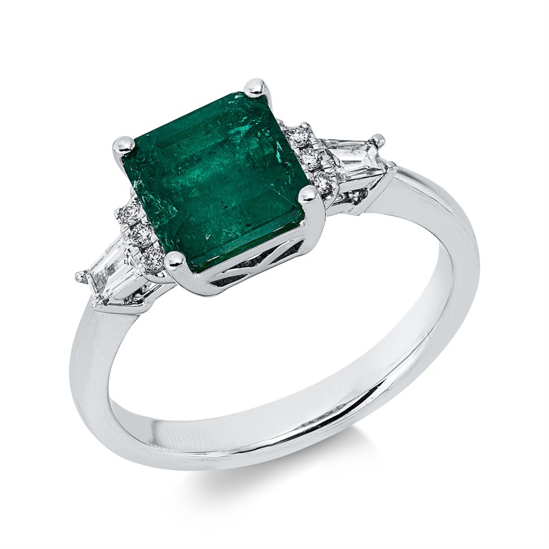 Ring 18 kt WG, 2 Trap. 0,17 ct, TW-si, 6 Brill. 0,05 ct, TW-si, 1 Smaragd 1,89 ct grün