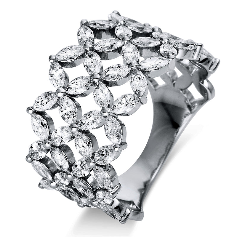Ring 18 kt WG, 48 Nav. 2,11 ct, TW-si