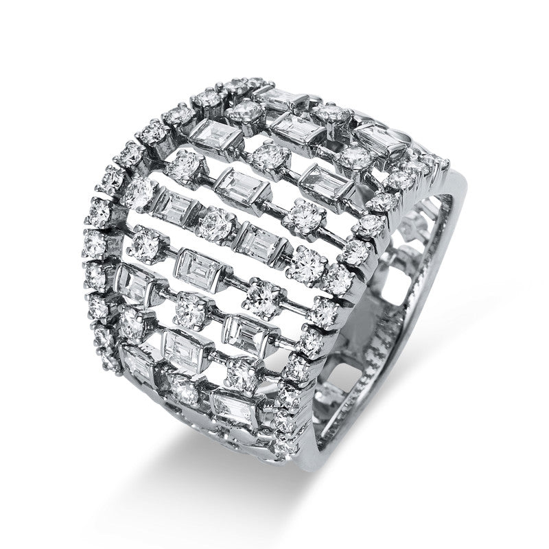 Ring 18 kt WG, 14 Trap. 0,59 ct, TW-vvs, 41 Brill. 1,06 ct, TW-vvs