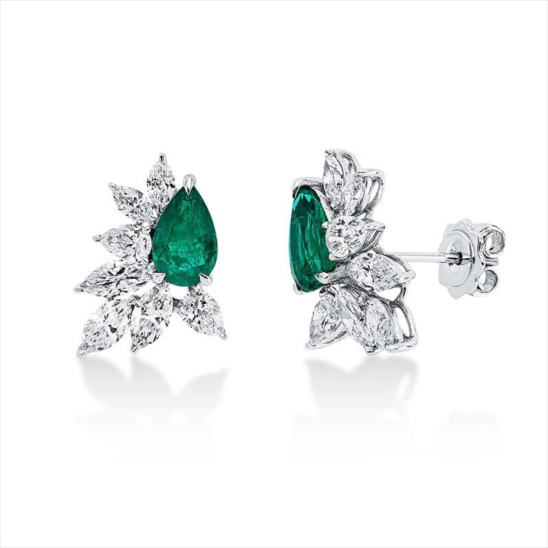 Ohrstecker 18 kt WG, 4 Tropfen 1,06 ct, TW-vsi, 10 Nav. 2,47 ct, TW-vsi, 2 Smaragde 2,89 ct grün