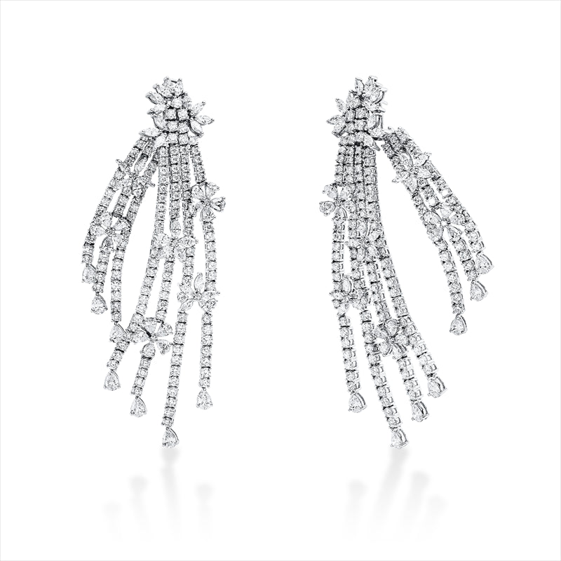 Ohrschmuck 18 kt WG, 44 Tropfen 6,26 ct, I, 54 Nav. 4,13 ct, I-si, 276 Brill. 10,56 ct, TW-si