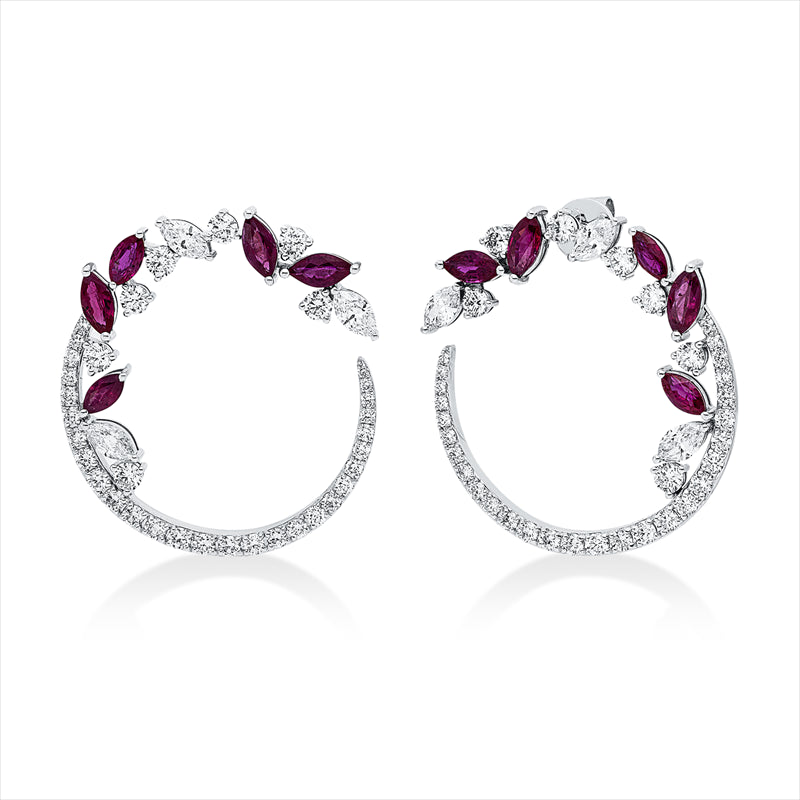 Ohrstecker 18 kt WG, 6 Nav. 0,89 ct, F-vsi, 70 Brill. 1,94 ct, F-vsi, 10 Rubine 2,23 ct rot