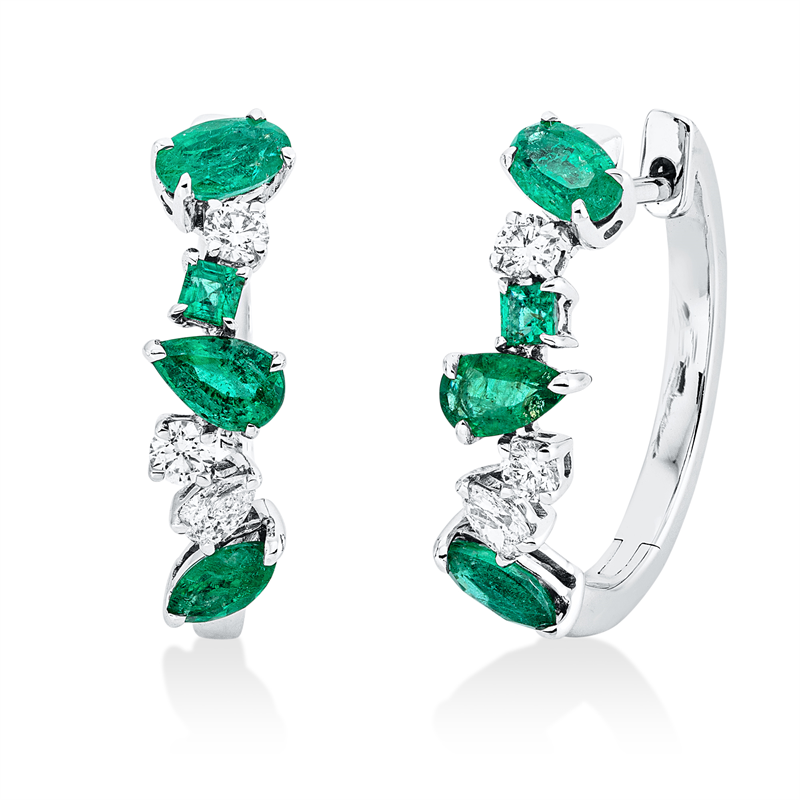 Creolen 18 kt WG, 2 Tropfen 0,38 ct, TW-si, 4 Brill. 0,18 ct, TW-si, 8 Smaragde 1,15 ct grün