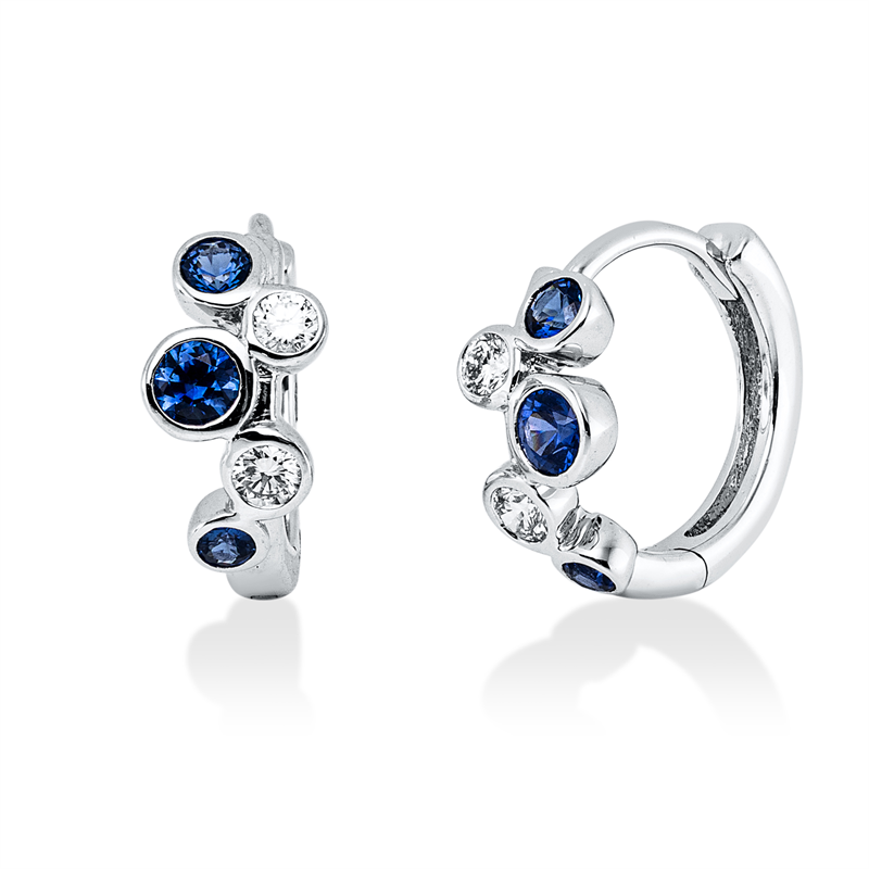 Creolen 18 kt WG, 2 Brill. 0,07 ct, TW-si, 2 Brill. 0,06 ct, TW-si, 6 Saphire 0,35 ct blau