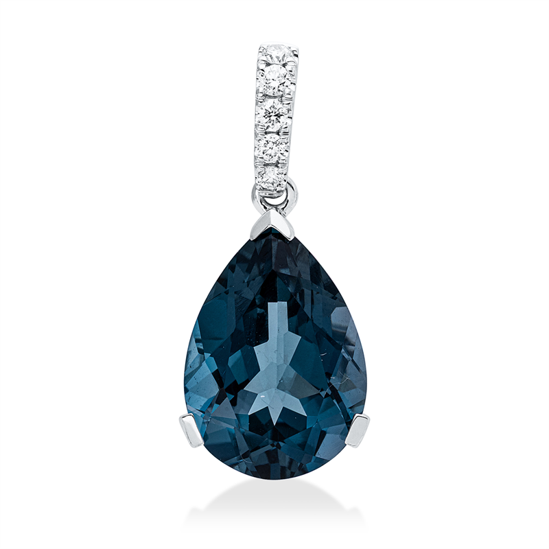 Anhänger 18 kt WG, mit Öse, 5 Brill. 0,11 ct, TW-si, 1 Topas 6,70 ct Lond. blue