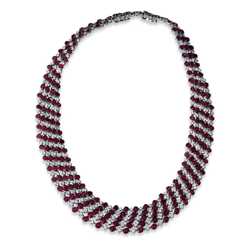 Collier 18 kt WG, 234 Brill. 13,61 ct, TW-vsi/si, 232 Rubine 70,94 ct rot