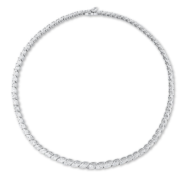 Collier 18 kt WG, 35 Nav. 13,15 ct, 24 Nav. 11,73 ct, 7 Nav. 5,40 ct, 16 Nav. 3,81 ct, TW-si