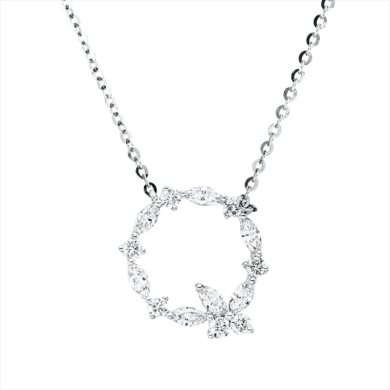 Collier 18 kt WG, mit ZÖ 40,6 cm, 7 Nav. 0,22 ct, TW-vsi, 7 Brill. 0,14 ct, TW-si