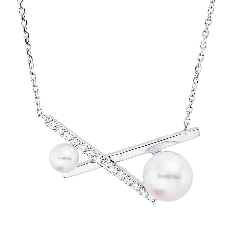 Collier 18 kt WG, mit ZÖ 40 cm, 14 Brill. 0,14 ct, TW-si, 1 SW weiß 7,5 mm, 1 SW weiß 4,5 mm