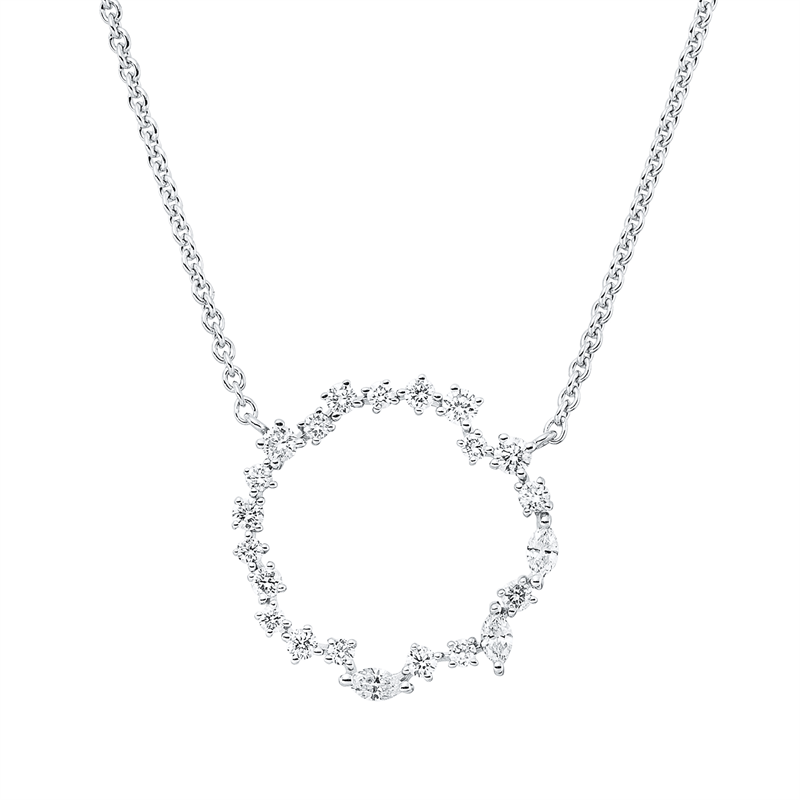 Collier 18 kt WG, mit ZÖ 40 cm + 43 cm, 3 Nav. 0,07 ct, TW-si, 19 Brill. 0,23 ct, W-si