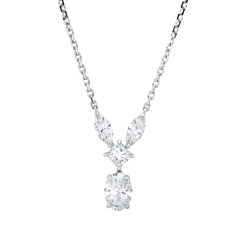 Collier 18 kt WG, 1 Oval 0,50ct, D/F-vvs, 2 Nav. 0,26ct, 1 Princ. 0,18ct, D/F-si