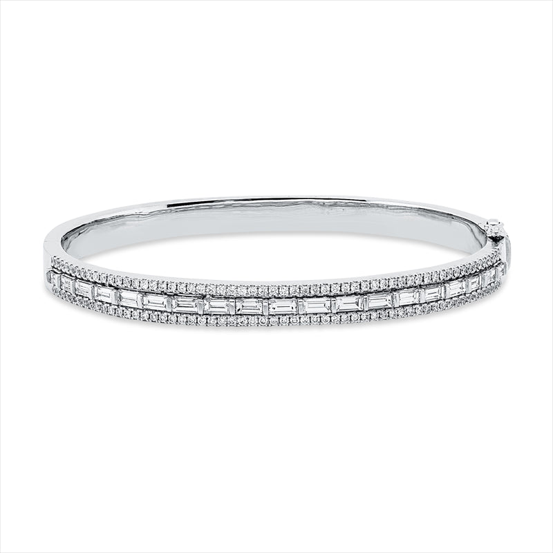 Armreif 18 kt WG, 19 Bag. 1,31 ct, TW-si, 114 Brill. 0,68 ct, TW-si