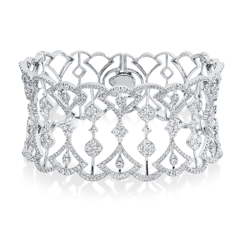 Armreif 18 kt WG, 62 Brill. 0,85 ct, TW-si, 346 Brill. 1,51 ct, TW-si, 104 Brill. 4,09 ct, TW-si
