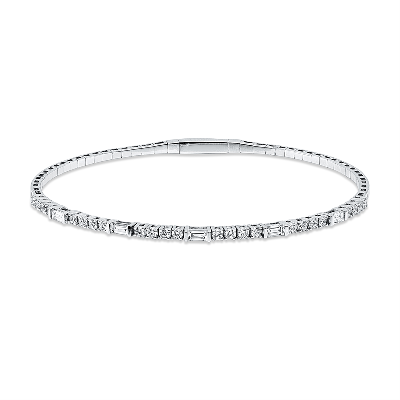 Armreif 18 kt WG, 5 Bag. 0,31 ct, TW-vsi, 24 Brill. 0,52 ct, TW-si