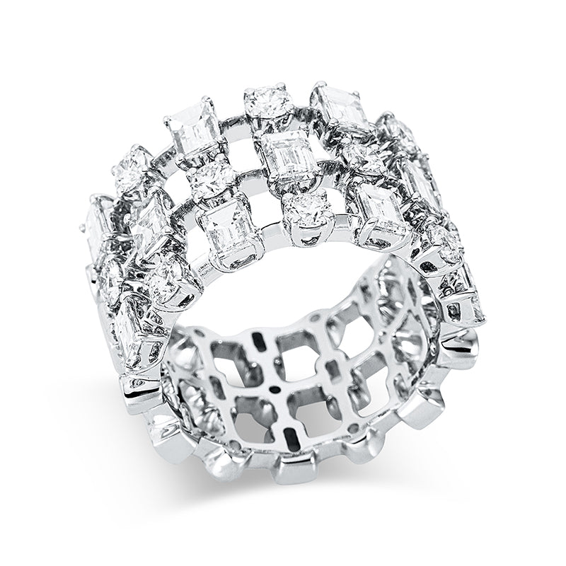 Ring 18 kt WG, 10 Brill. 0,89 ct, TW-vsi, 11 Bag. 2,30 ct, TW-vsi