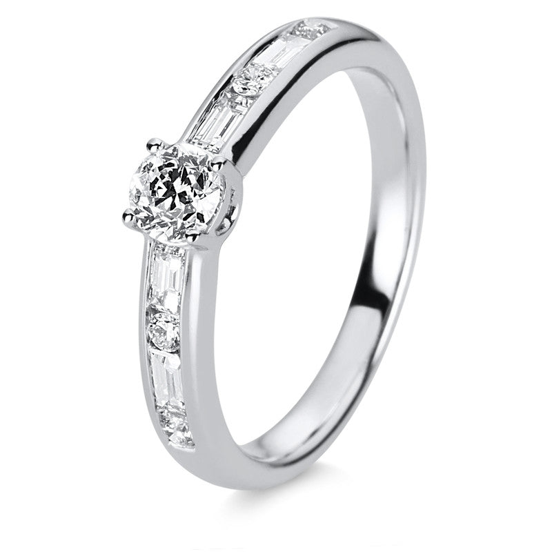 Ring 18 kt WG, GIA1349641008, 4 Brill. 0,08 ct, TW-si, 1 Brill. 0,32 ct, TW-si, 4 Bag. 0,27 ct, TW-si