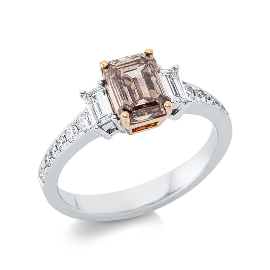 Ring 18 kt WG+RG, 14 Brill. 0,24 ct, TW-si, 2 Bag. 0,28 ct, TW-si, 1 Sm.schliff 1,70 ct, braun