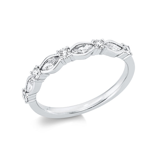 Ring 18 kt WG, 5 Brill. 0,19 ct, TW-vsi, 4 Nav. 0,27 ct, TW-vsi