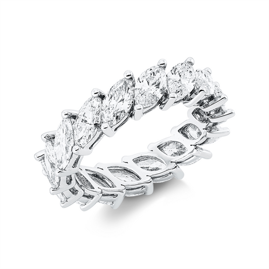 Ring 18 kt WG, 16 Nav. 3,80 ct, TW-si