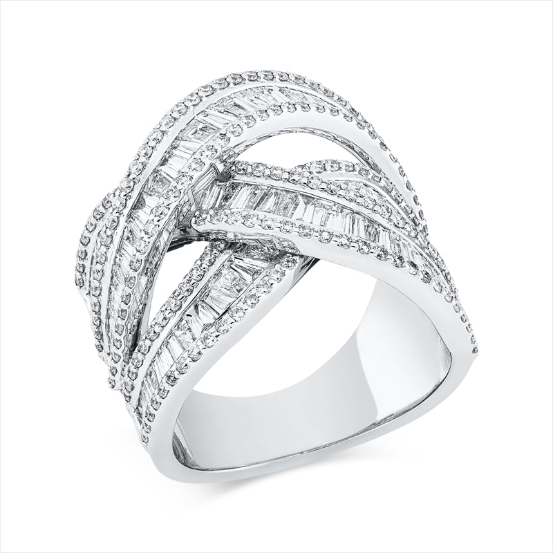 Ring 18 kt WG, 105 Bag. 1,94 ct, F-vsi, 179 Brill. 0,87 ct, F-vsi