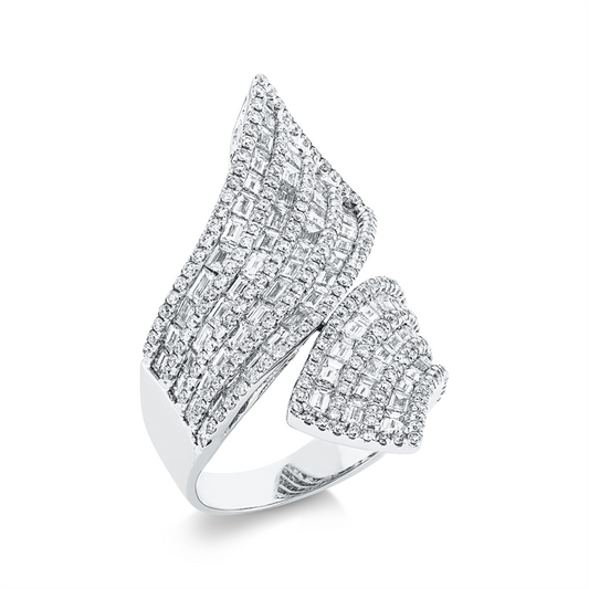 Ring 18 kt WG, 76 Bag. 2,53 ct, TW-si, 207 Brill. 0,96 ct, TW-si