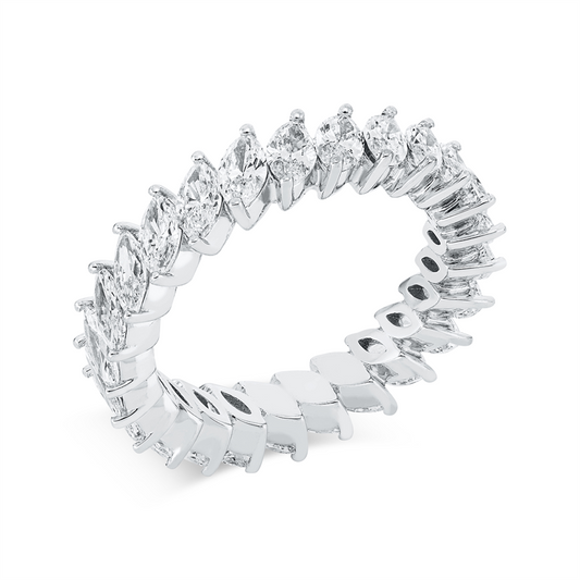 Ring 18 kt WG, 25 Nav. 3,13 ct, TW-si