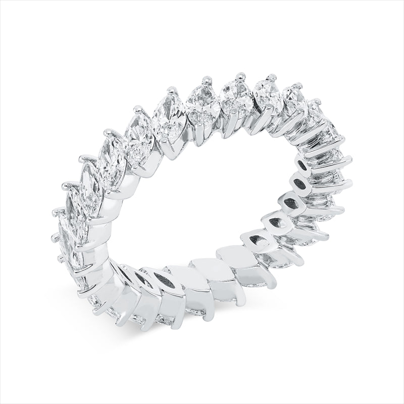 Ring 18 kt WG, 25 Nav. 3,13 ct, TW-si