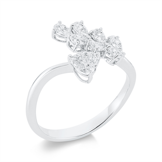 Ring 18 kt WG, 1 Herzschl. 0,38 ct, TW-si, 7 Tropfen 0,58 ct, TW-si