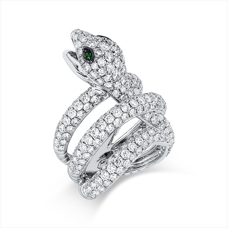 Ring 18 kt WG, Fassung schwarz rhodiniert, 236 Brill. 4,71 ct, TW-vsi, 2 Tsavorith 0,04 ct grün