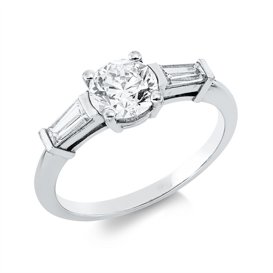 Ring 18 kt WG, GIA7502594971, 1 Brill. 1,00 ct, F-vsi, 2 Trap. 0,43 ct, TW-vsi