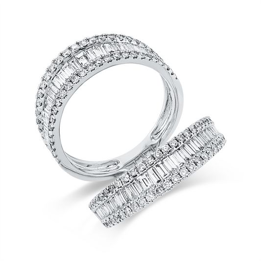 Ring 18 kt WG, 64 Bag. 0,95 ct, TW-si, 104 Brill. 0,69 ct, TW-si