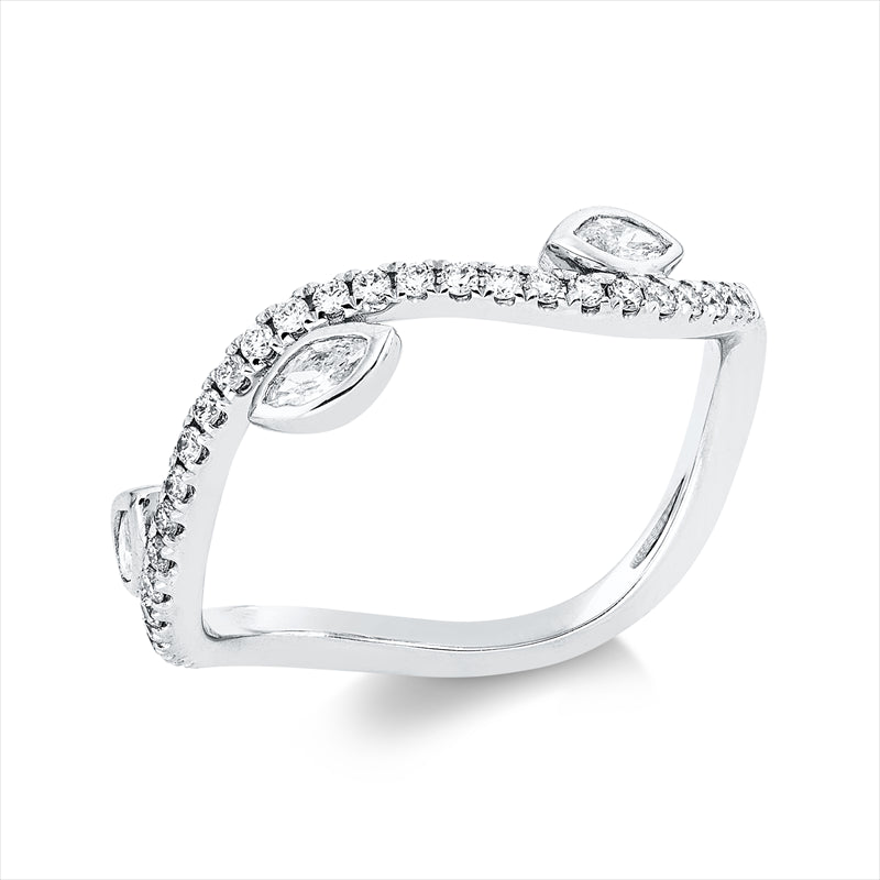 Ring 18 kt WG, 3 Nav. 0,13 ct, TW-si, 27 Brill. 0,17 ct, TW-si