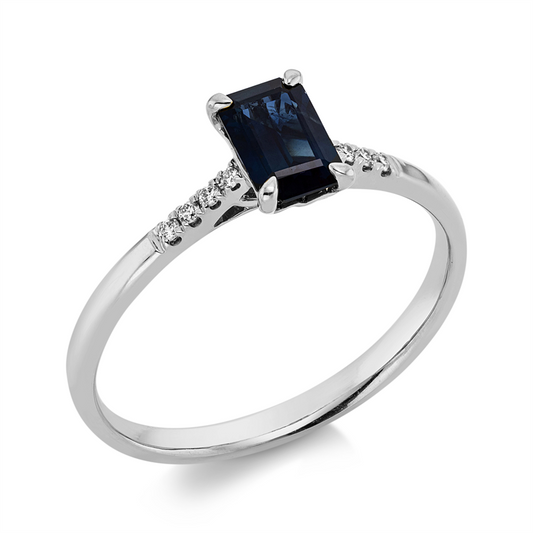 Ring 18 kt WG, 8 Brill. 0,04 ct, TW-si, 1 Saphir 0,67 ct blau