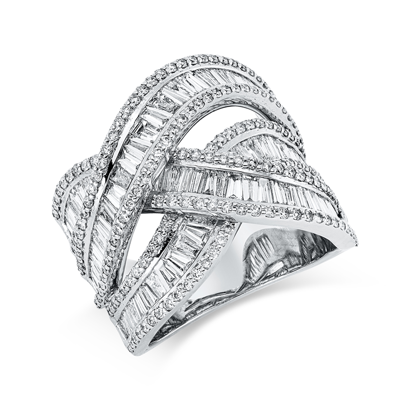 Ring 18 kt WG, 105 Trap. 1,94 ct, F-vsi, 179 Brill. 0,87 ct, F-si