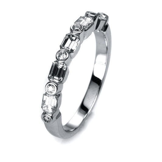 Ring 18 kt WG, 5 Sm.schliff 0,68 ct, TW-vsi, 6 Brill. 0,08 ct, TW-vsi