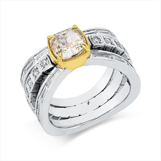 Ring 18 kt WG+GG, 12 Brill. 0,29 ct, F-vvs/vs, 1 Cushion 2,02 ct, gelb-vvs2, 16 Bag. 1,15 ct, TW-vsi
