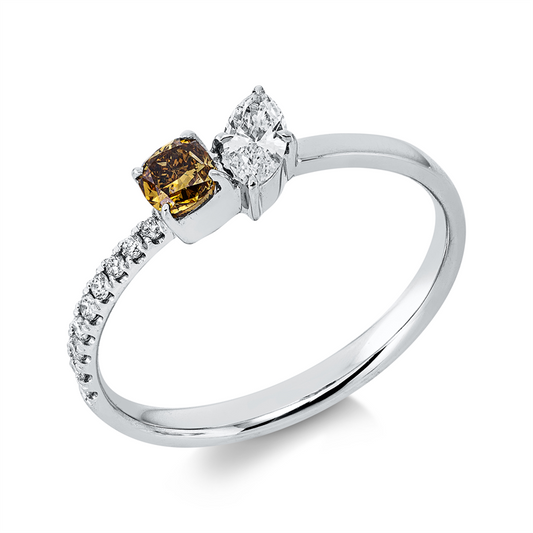 Ring 18 kt WG, 1 Nav. 0,15 ct, TW-si/pi, 9 Brill. 0,07 ct, TW-si/pi, 1 Cushion 0,24 ct, braun