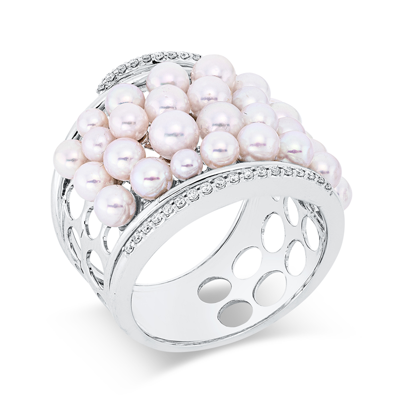 Ring 18 kt WG, 38 Brill. 0,16 ct, TW-si, 30 Akoya weiß