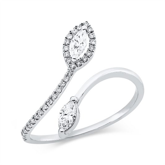 Ring 18 kt WG, 32 Brill. 0,13 ct, F/TW-si, 2 Nav. 0,22 ct, F/TW-si