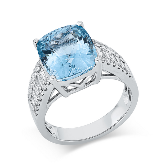 Ring 18 kt WG, 10 Bag. 0,74 ct, TW-si, 28 Brill. 0,20 ct, TW-si, 1 Aquamarin 5,71 ct blau