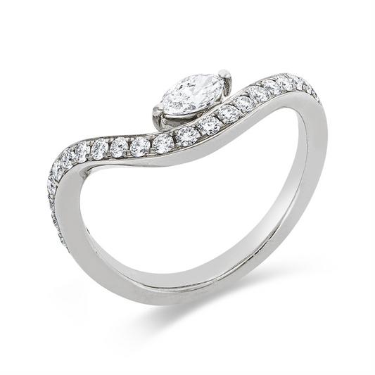 Ring 18 kt WG, 1 Nav. 0,18 ct, TW-vsi, 21 Brill. 0,30 ct, TW-si
