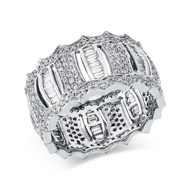 Ring 18 kt WG, 48 Trap. 0,54 ct, F-vsi, 256 Brill. 0,71 ct, F-vsi